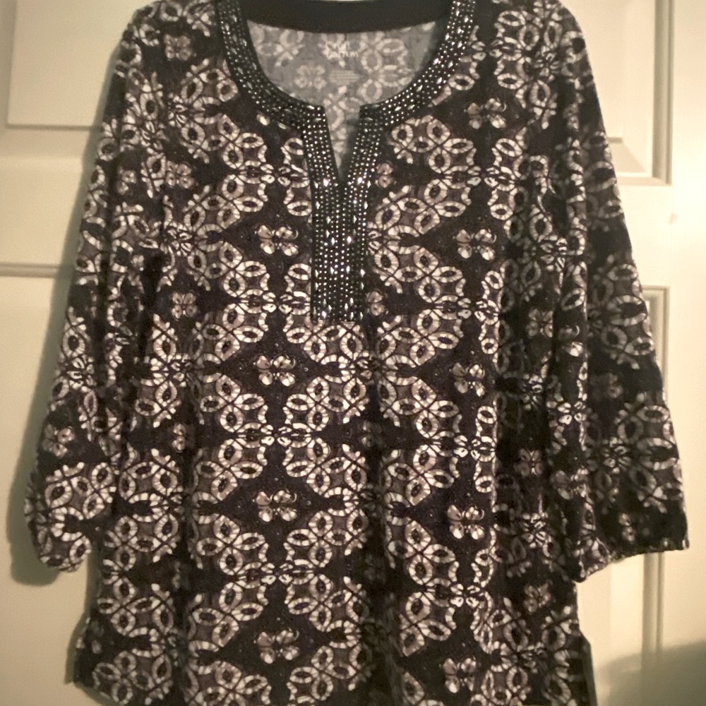 New with tag, size Large. Croft and Barrow top; 3/4 sleeve.